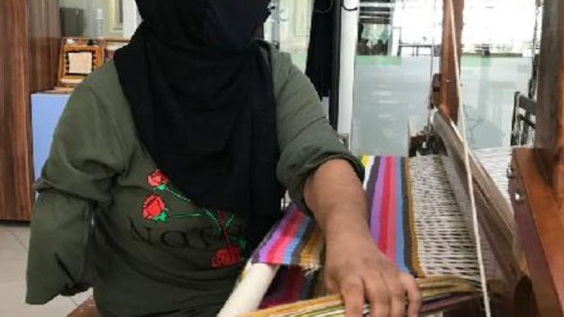 İstanbul'da, tek kollu Esra'nın azmi örnek oluyor