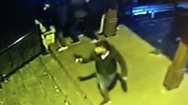 Beyoğlu'ndaki bir cami avlusunda dehşet anları