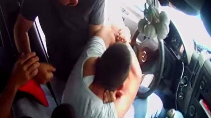 Mersin'de minibüs şoförüne darp