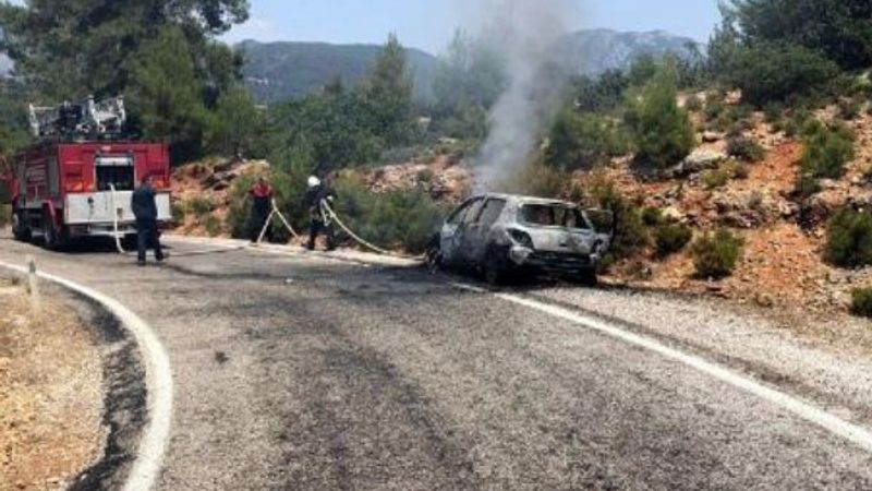 Muğla'da bir vatandaşın aracı yandı diğer sürücü kurtardı