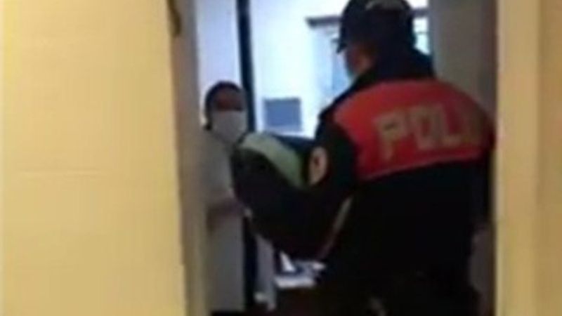 Fatih'te surların dibinde 10 günlük bebek bulundu