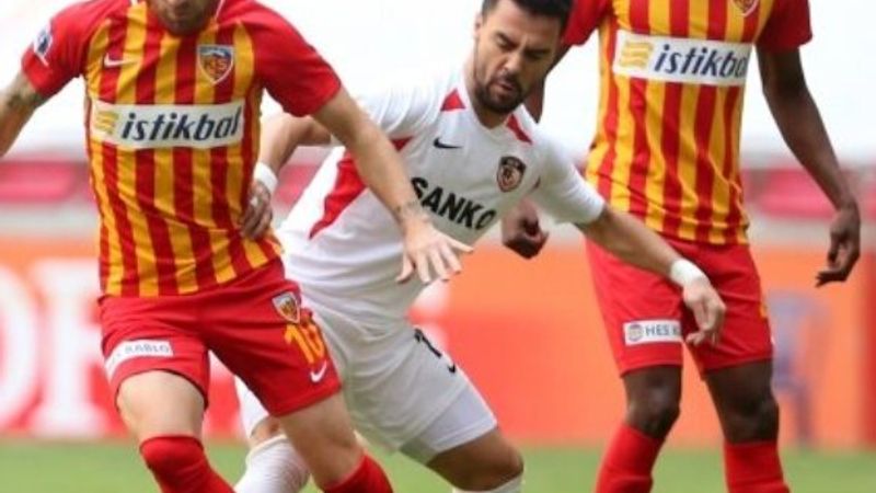 Kayserispor, 9 kişi kaldığı maçtan 1 puanı aldı