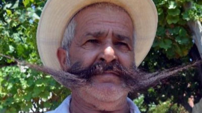 Aydın'da 31 yıldır bıyıklarını kesmiyor