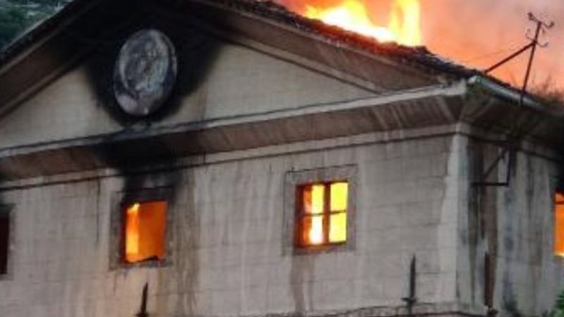 Bursa'da tarihi binada yangın