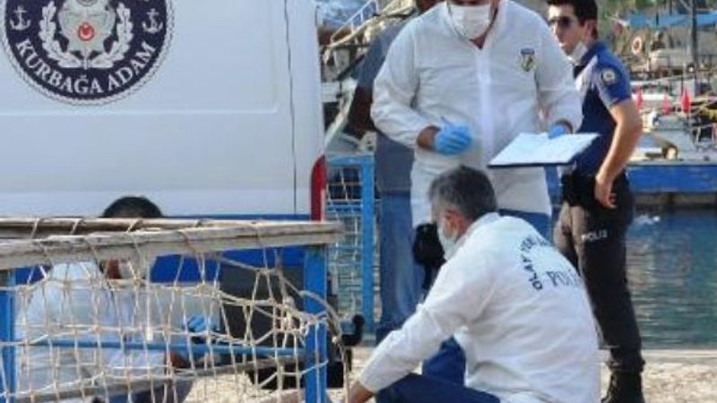 Antalya'da, denizde erkek cesedi bulundu