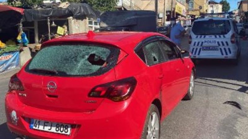 Beykoz'da kaza sonrası otomobile saldırdılar