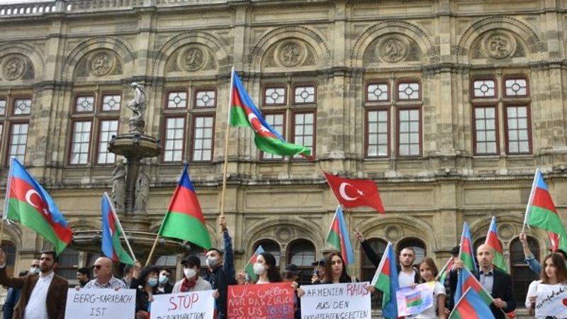Ermeni saldırıları Avusturya'da protestolara sebep oldu