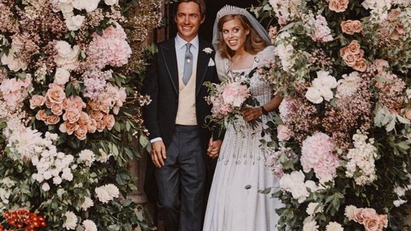 Prenses Beatrice, dünya evine girdi