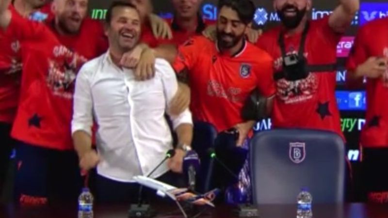 Başakşehirli futbolcuların şampiyonluk kutlamaları