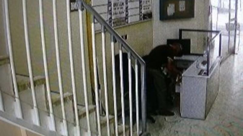 Bursa'da iş hanından cüzdan çalıp kaçtı