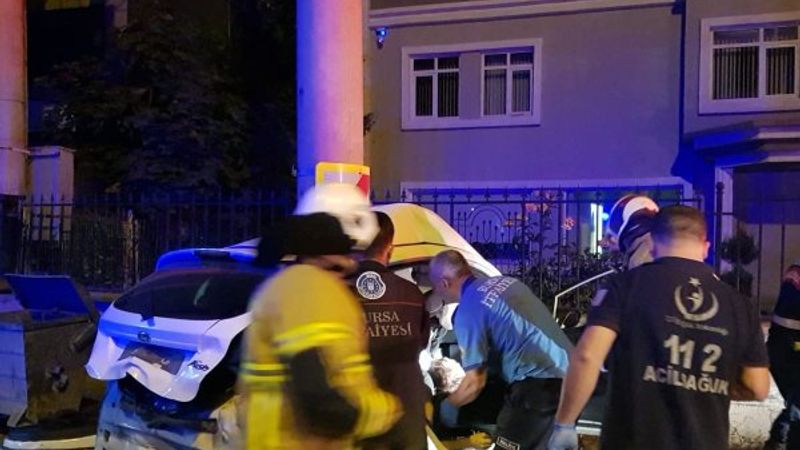 Bursa'da trafik kazasında 3 kişi öldü, 1 kişi yaralandı