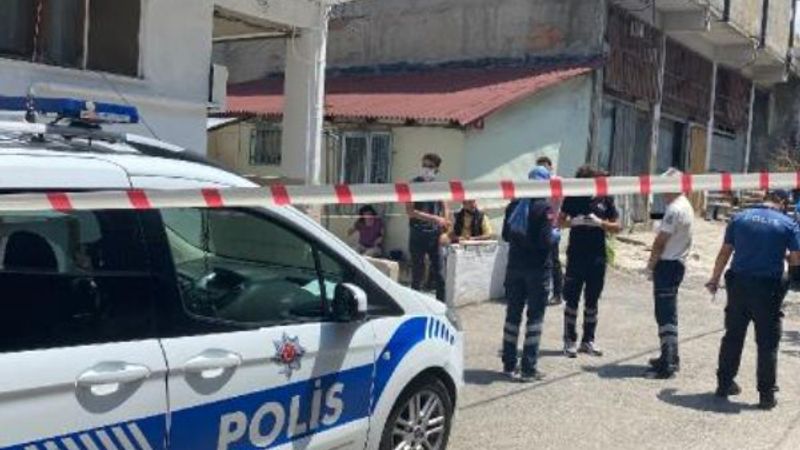 Kadıköy'de işlenen cinayeti ev sahibi fark etti