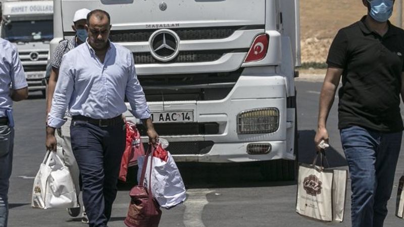 Suriyeli mülteciler güvenli bölgelere dönüyor