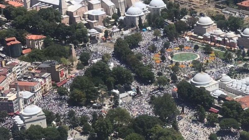 Ayasofya Camii'nde namaza katılan kişi sayısı açıklandı