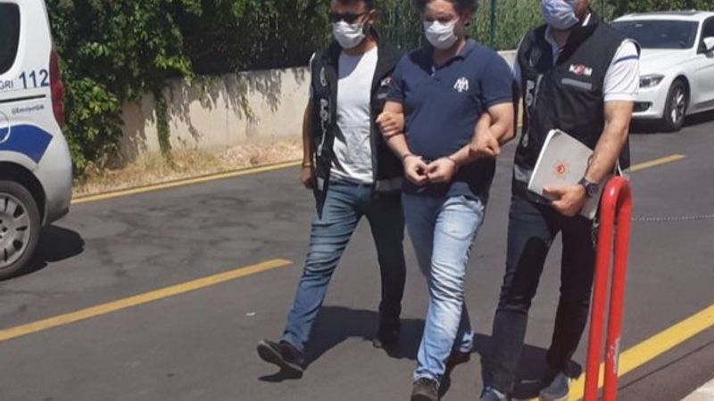 Adana'da eski başkomiser FETÖ'den aranırken teslim oldu