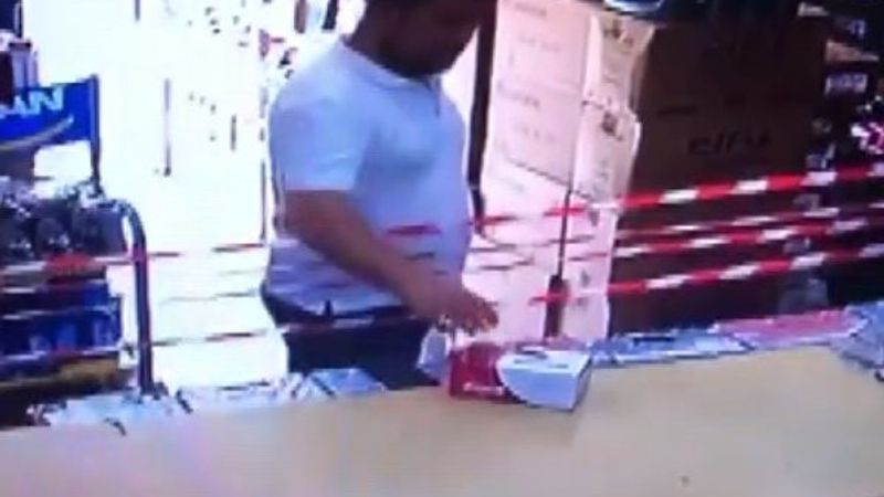 Arnavutköy'de müşterinin unuttuğu telefonu başkası çaldı