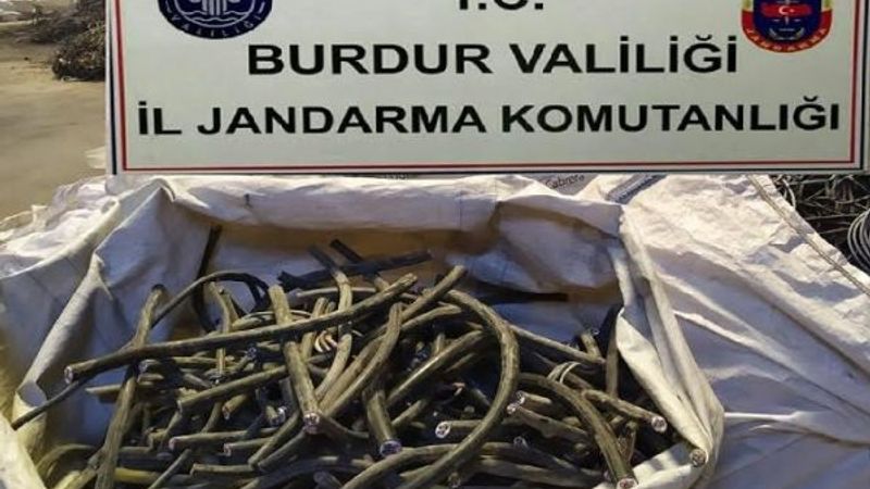 Burdur'da krom madenden 210 bin liralık kablo çaldılar