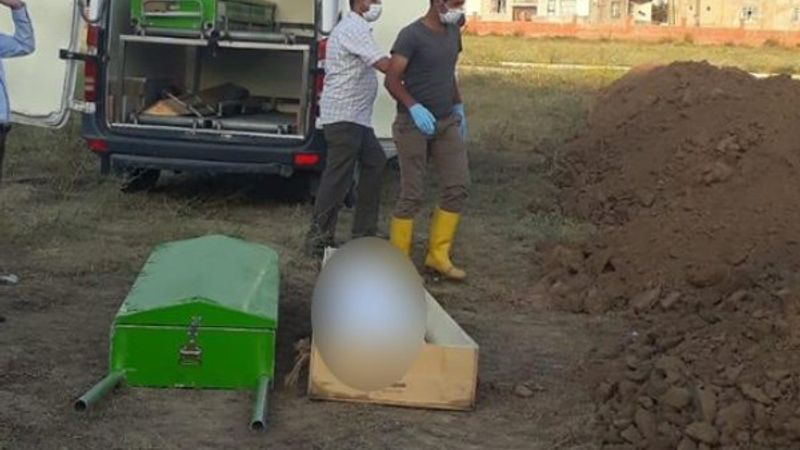 Van'da ölen 21 göçmen kimsesizler mezarlığına defnedildi
