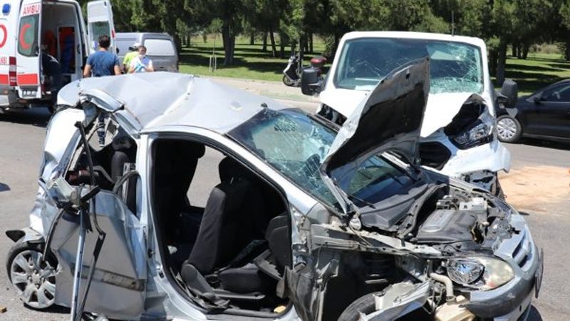 Bursa'da trafik kazası: 1 ölü, 5 yaralı