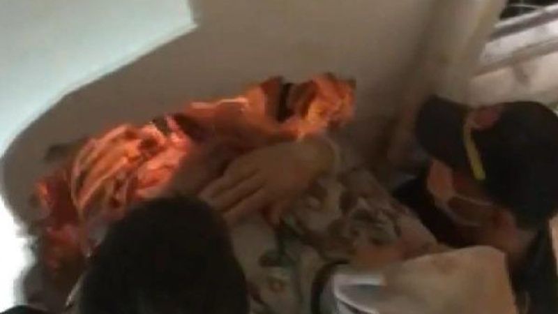 Şişli'de asansörde kalan 3 kişi, duvar kırarak kurtarıldı