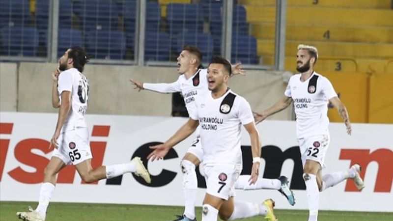 Fatih Karagümrük Süper Lig'e yükseldi