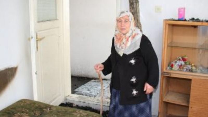 Evi yanan Bülbül Nine'ye, komşuları sahip çıktı