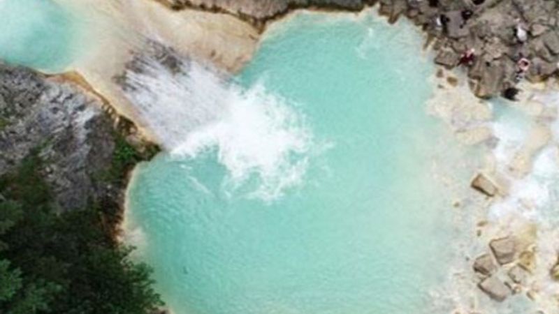 Mavigöl, rengiyle kendisine hayran bırakıyor