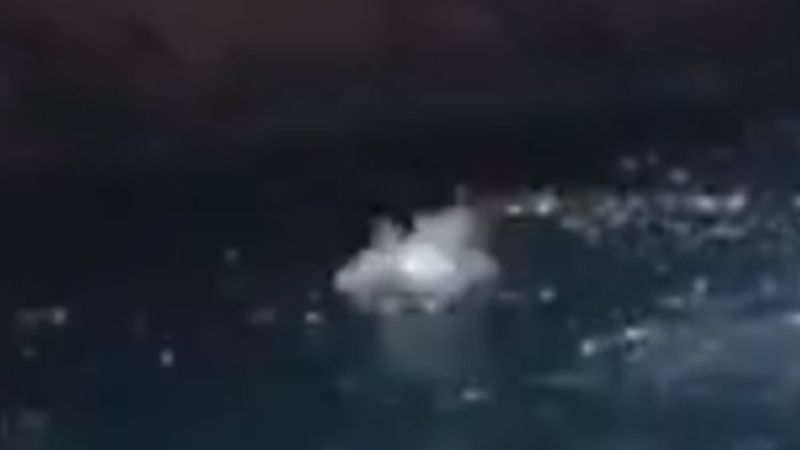 İspanya’da kayalıklardan denize atladı, hastanelik oldu