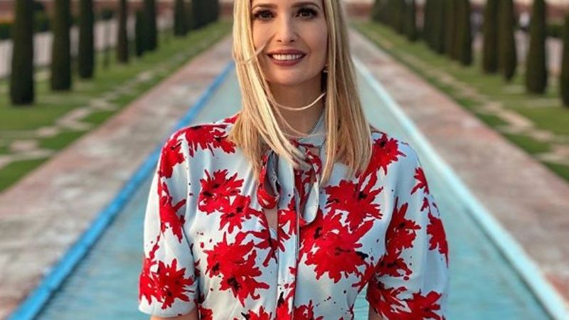 Ivanka Trump'tan siyaz beyaz paylaşım