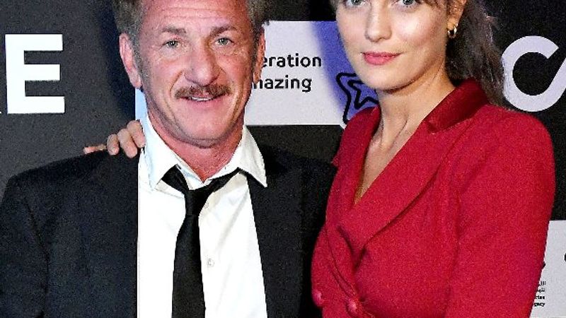 59 yaşındaki Sean Penn, 28 yaşındaki sevgilisiyle evlendi