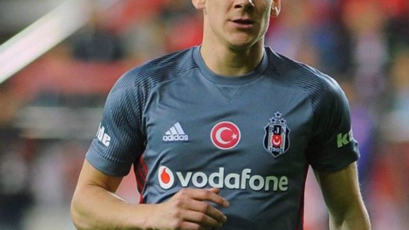 Beşiktaş'ta Vida belirsizliği sürüyor
