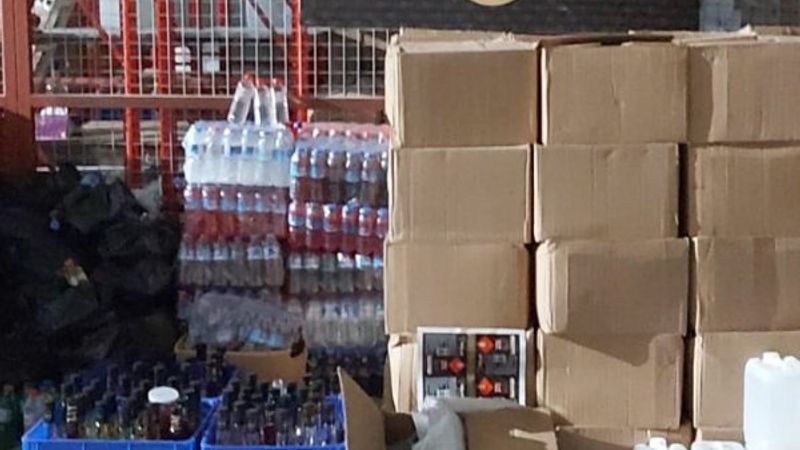 Adana'da 600 bin liralık kaçak içki bulundu