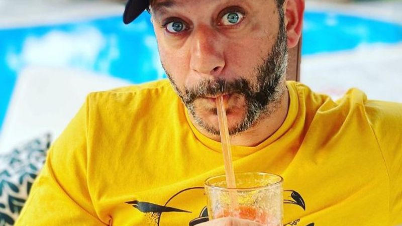 Rıza Kocaoğlu'dan romantik paylaşım