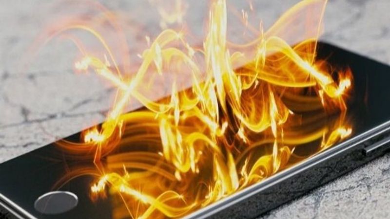 Hızlı şarj cihazlarındaki açık telefonunuzu yakabilir