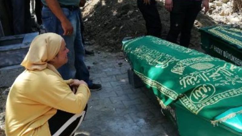 Adana'da su kuyusunda hayatını kaybeden 4 kişi defnedildi