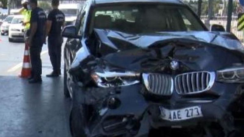Avcılar'da trafiği kilitleyen kaza: 4 yaralı