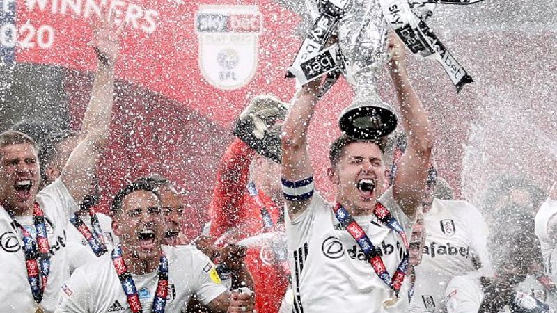 Fulham Premier Lig'e yükseldi