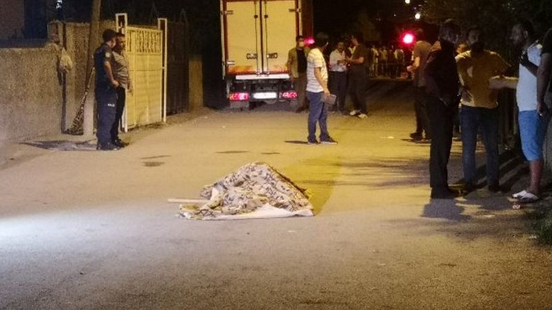 Mersin'de bir kişi babasını öldürdü