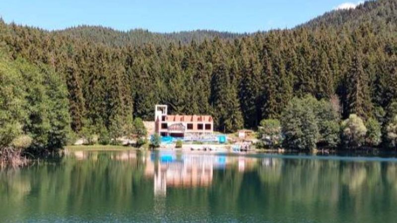 Artvin Karagöl'de beton otel rezilliği