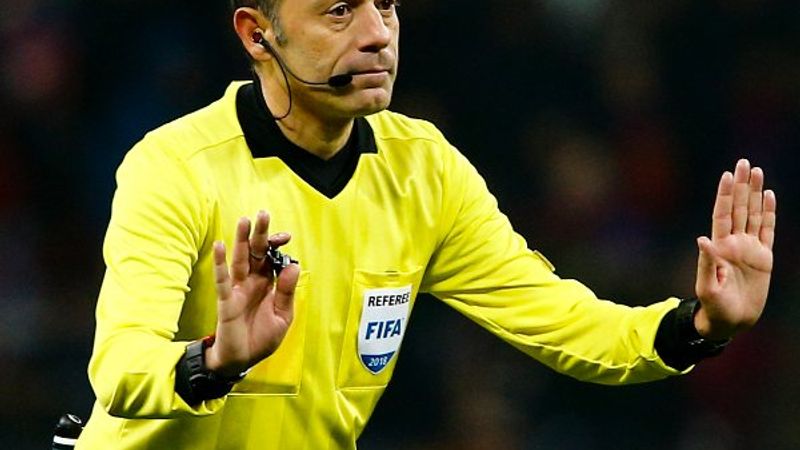 Cüneyt Çakır, Barcelona-Napoli maçını yönetecek