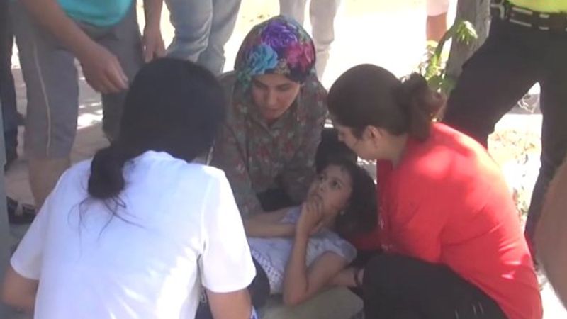 Karaman'da otomobil çarpınca kurtulacak mıyım diye ağladı