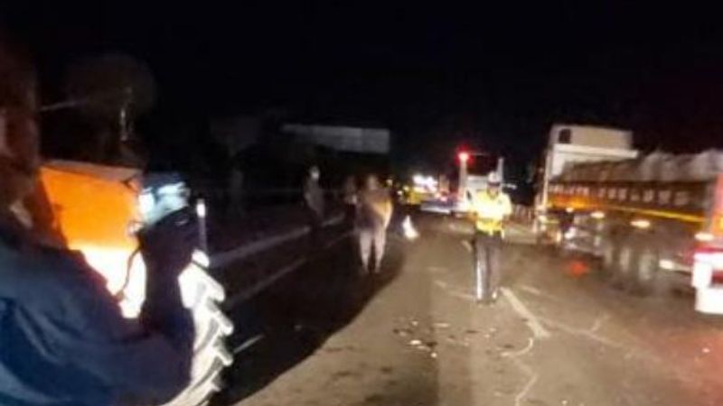 Afyonkarahisar'da zincirleme kaza: 1 ölü, 3 yaralı