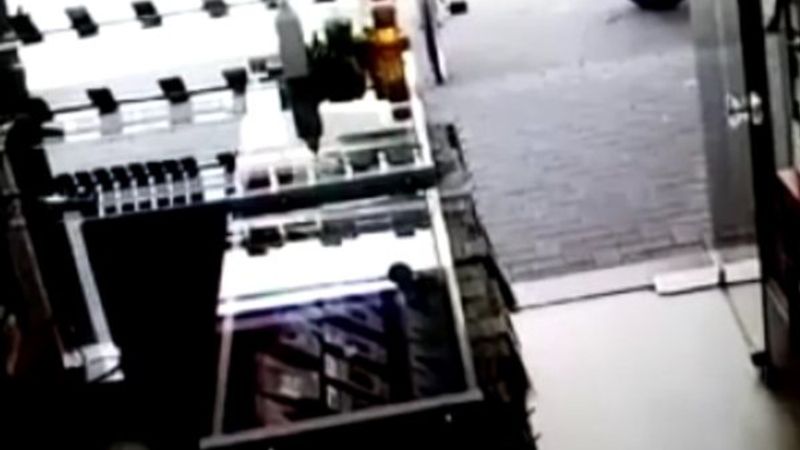 Bursa'da hırsızlık anı kamerada