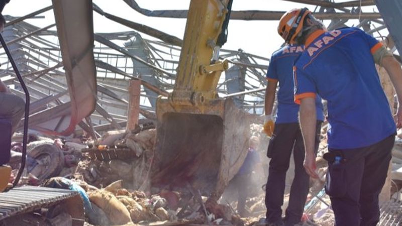 Türk ekipleri, Beyrut Limanı arama faaliyetini sürdürüyor