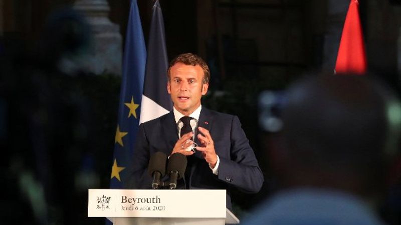 Macron: Lübnan'ın iç işlerine karışmak zorundayız