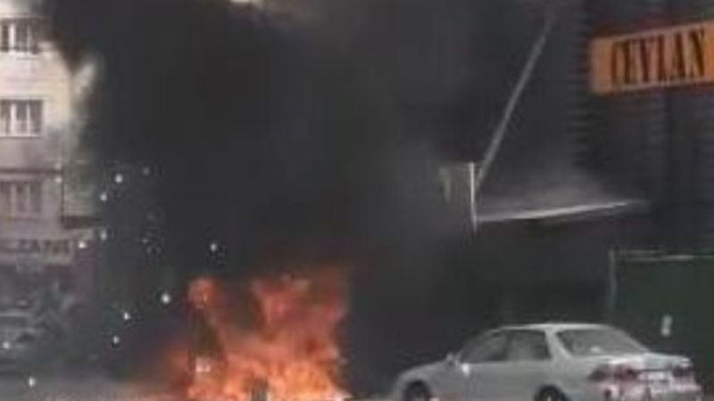 Bursa'da acil servis önünde oksijen tüpü patladı