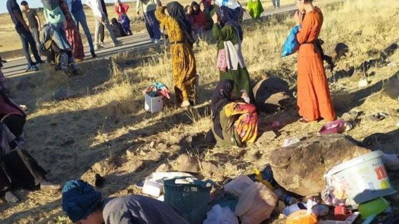 Şanlıurfa'da minibüs devrildi: 1 ölü 25 yaralı