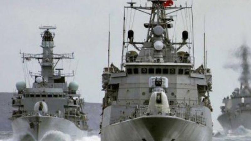 Türk savaş gemileri Akdeniz'e hareket ediyor