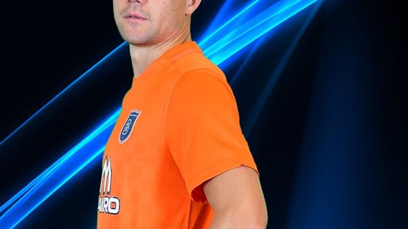 Başakşehir, Uğur Uçar ile sözleşme uzattı