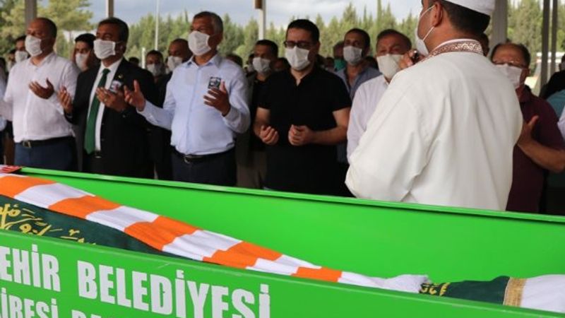 Emre Gönlüşen'e veda